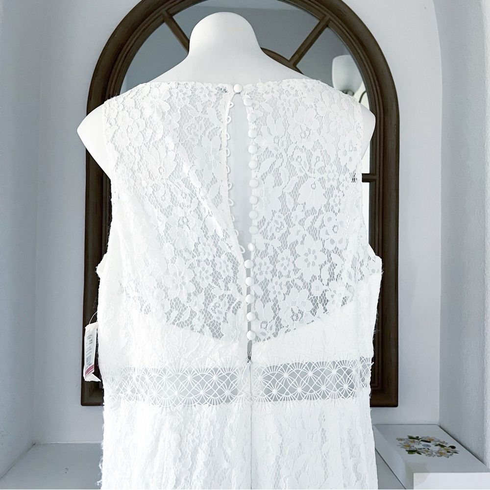 GALINA V-Neck Lace Illusion Wedding Dress, White, NWT, Size 20W - Picture 8 of 14